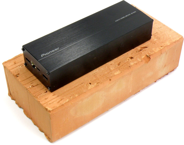 4-канальный усилитель Pioneer GM-D1004 4-канальный усилитель Pioneer GM-D1004