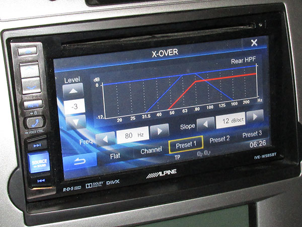 Настройка фильтра HPF для тыловой акустики Alpine IVE-W585BT Настройка фильтра HPF для тыловой акустики Alpine IVE-W585BT