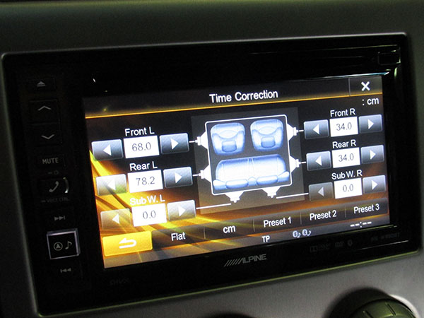 Настройка временной коррекции в Alpine INE-W990BT Настройка временной коррекции в Alpine INE-W990BT