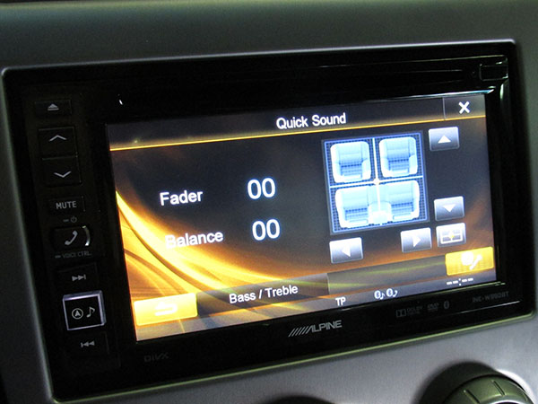 Регулировка «Fader/Balance» в Alpine INE-W990BT Регулировка «Fader/Balance» в Alpine INE-W990BT