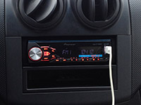 Фотография установки магнитолы Pioneer MVH-280FD в Chevrolet Aveo