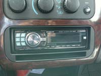 Фотография установки магнитолы Alpine CDE-9880R в Dodge Stratus