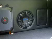 Установка сабвуфера Alpine SWS-1243D в Hyundai Solaris