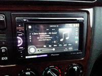 Фотография установки магнитолы Pioneer AVH-X2500BT в Mercedes ML320