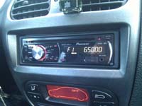 Фотография установки магнитолы Pioneer DEH-2210UB в Peugeot 206