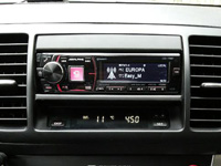 Фотография установки магнитолы Alpine CDE-178BT в Subaru Outback